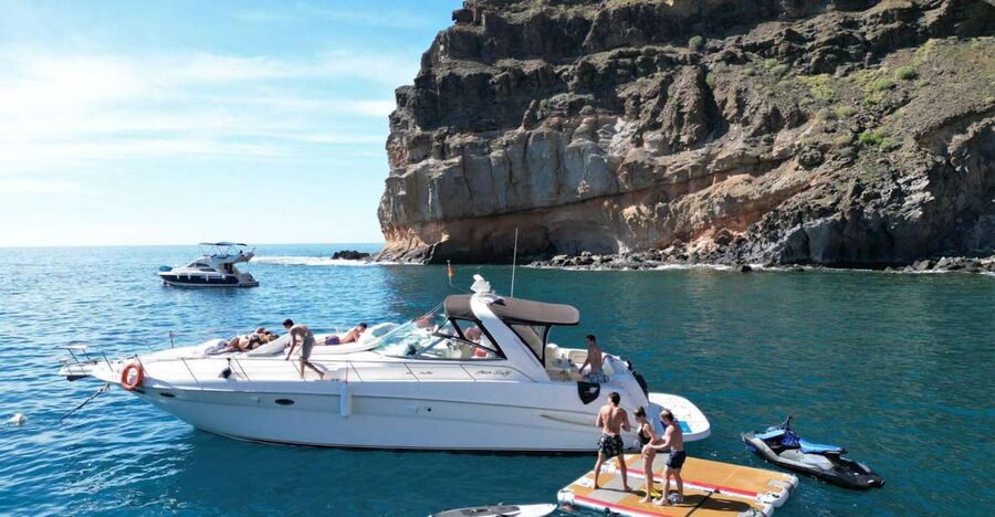 Puerto Rico, Gran Canaria: Boat Tour with Tapas and Drinks - A yacht day that mixes views with real swim time