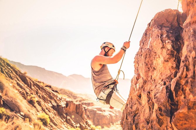 Rock Climbing from Beginners to Experts - Small Groups ツ - The coaching style that makes or breaks a first outdoor climb