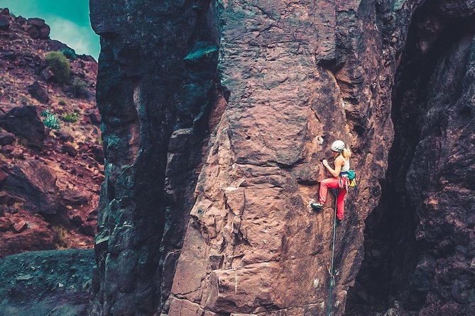 Rock Climbing from Beginners to Experts - Small Groups ツ - Meeting in La Sorrueda at 10:00 am, and how to arrive ready