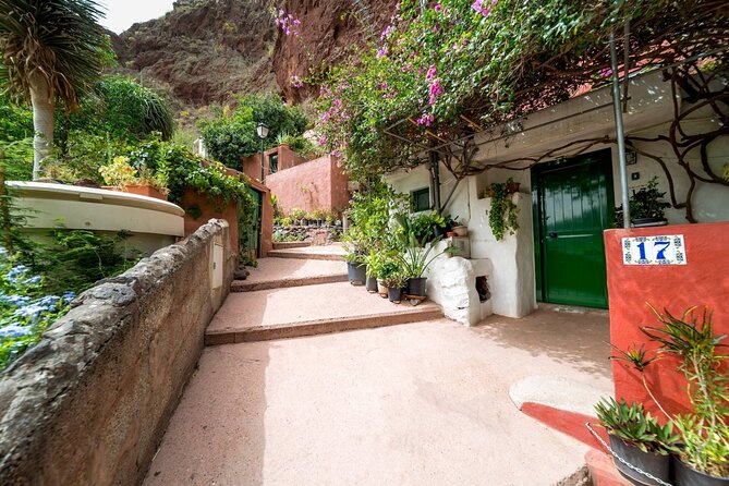 Sea and Mountain Full Day Tour with Lunch - Agüimes Free Time: Pastel Streets Above the Ravine