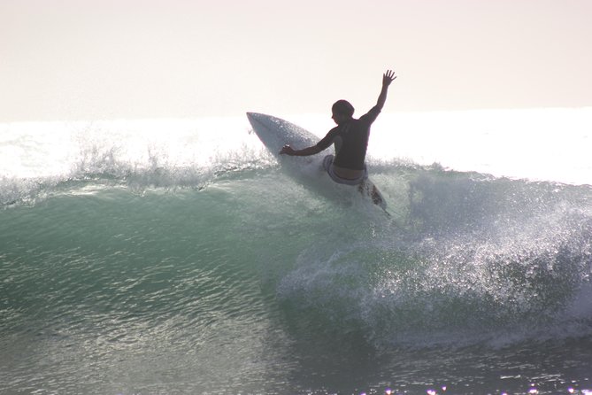 Small-Group Surf Lessons in Gran Canaria - The break that keeps the day fun: rest, fruit, and a reset