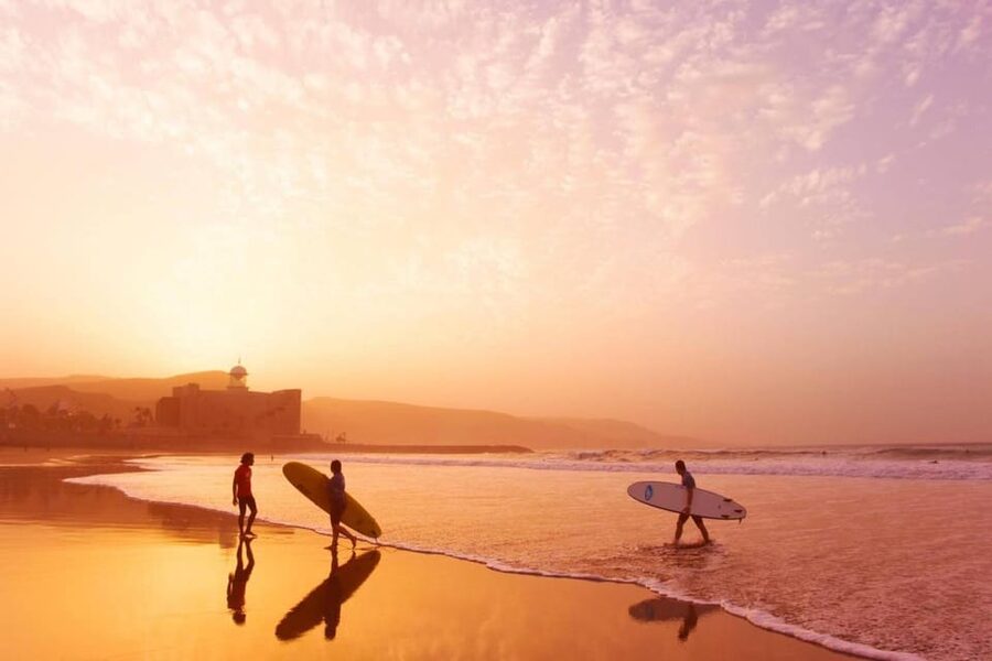 Surf lessons in Las Canteras Beach - Equipment, safety rules, and what to bring so you do not lose time