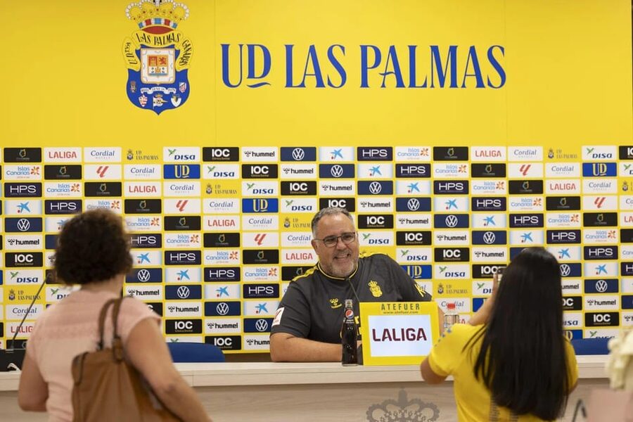 UD Las Palmas Gran Canaria Stadium Guided Tour - Pitch-side dugouts: the closest you get to coaching mode