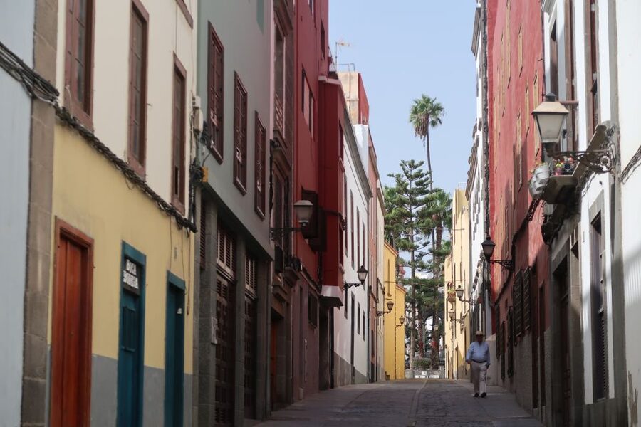 Walking tour Vegueta Old Town Las Palmas ( only in english) - Plaza del Pilar Nuevo and the water-collection story